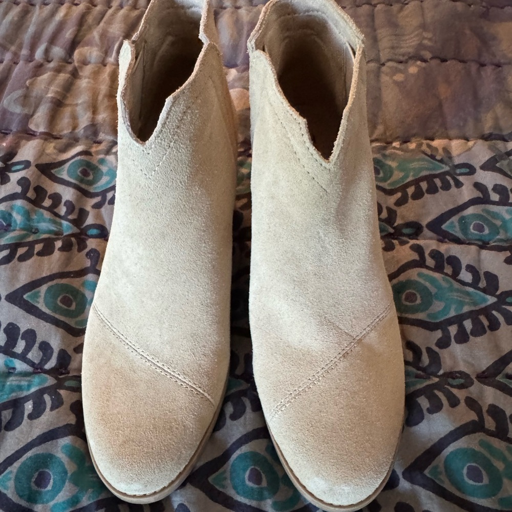 Toms Tan Ankle Booties with V-Shaped Opening